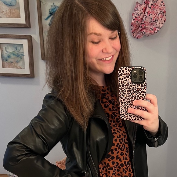 Meet your Posher, Kayla - Picture 2 of 4